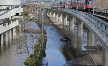 Сильные дожди и штормы в Калифорнии унесли жизни