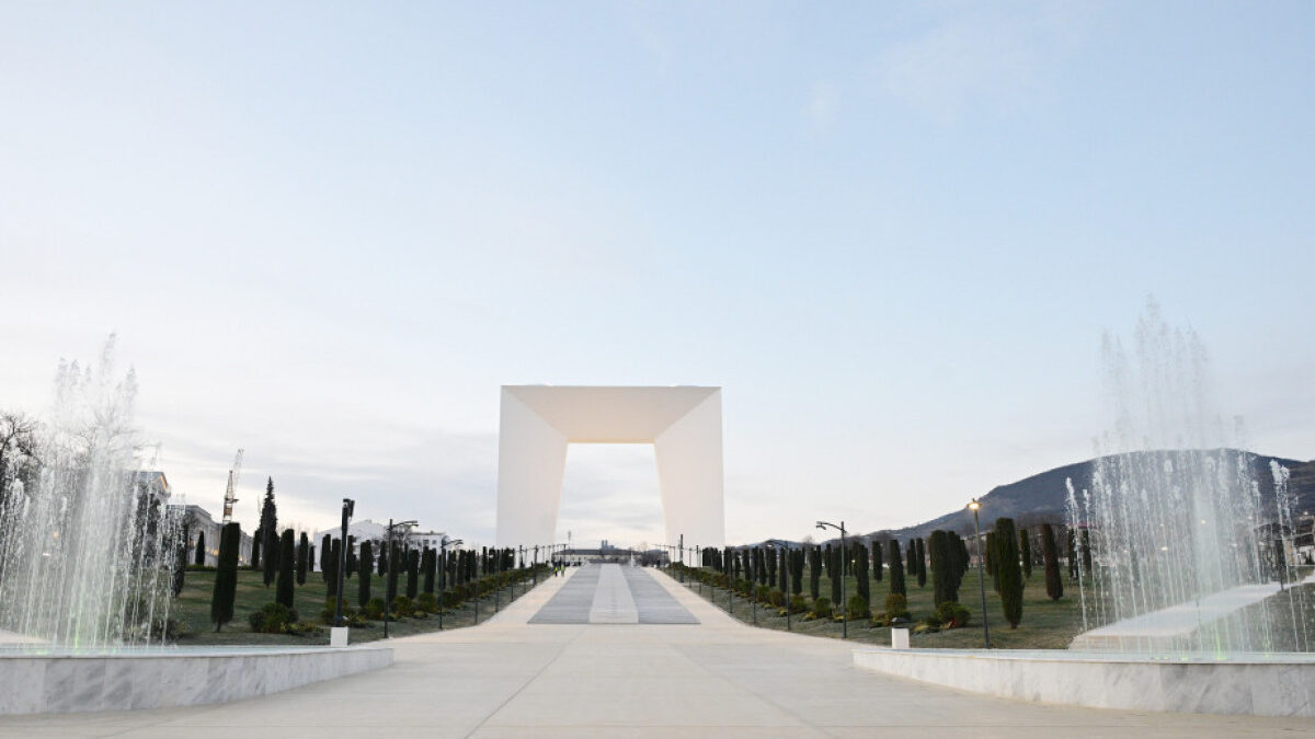 Президент Ильхам Алиев принял участие в открытии парка Победы в городе Ханкенди
