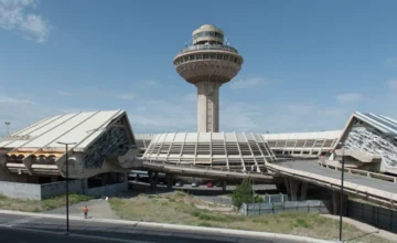 Ряд рейсов в ереванский аэропорт задерживаются из пяти стран