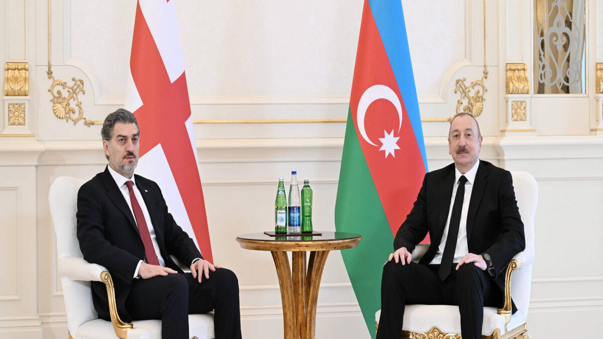 Президент Грузии поздравил главу Азербайджанского государства