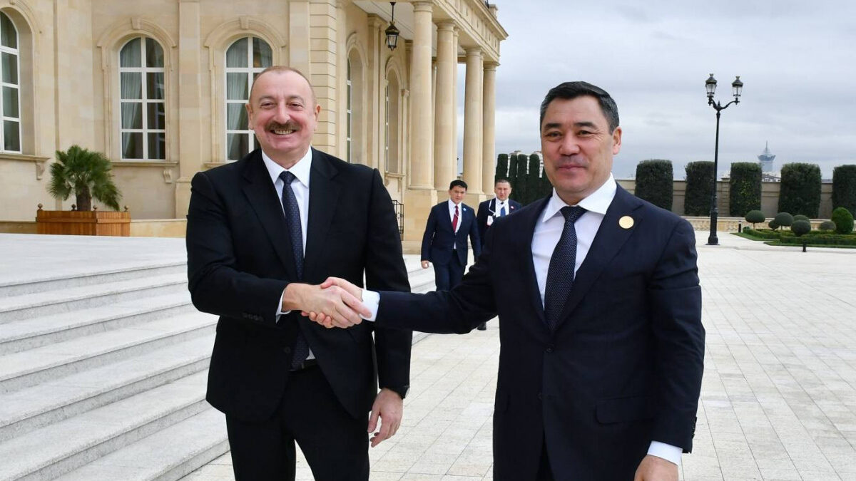 Садыр Жапаров поздравил Президента Ильхама Алиева