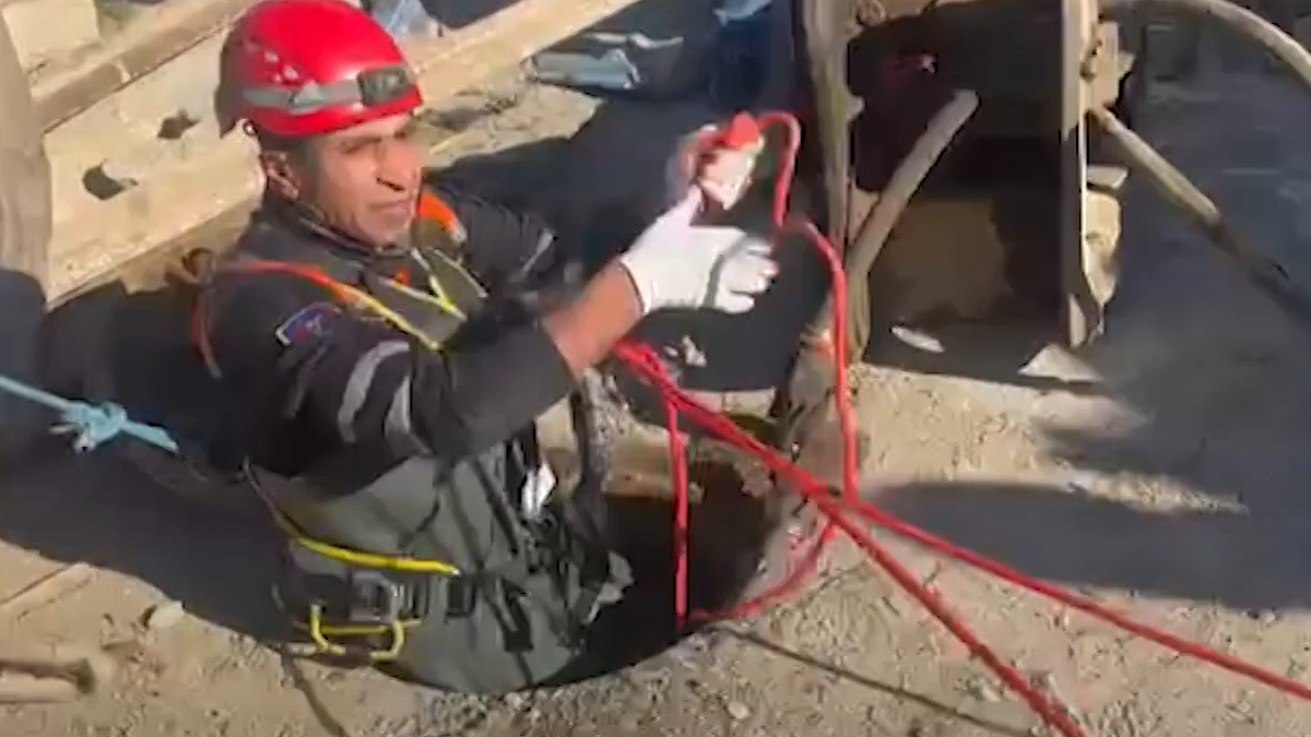 В Гарадаге мужчина упал в канализационный колодец и получил травмы — ВИДЕО