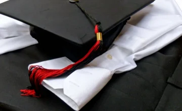 В программы некоторых специальностей в высшем образовании могут быть включены факультативные предметы, связанные с гендерным равенством