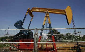 Венесуэла закрывает нефтяные скважины из-за блокады Трампа