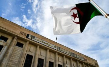 Парламент Алжира признал французский колониализм преступлением