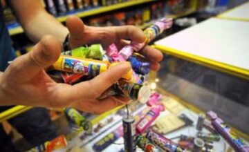 За прошедший день были задержаны 20 человек, продававших пиротехнические средства