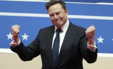 Илон Маск установил исторический рекорд с состоянием в 700 миллиардов долларов