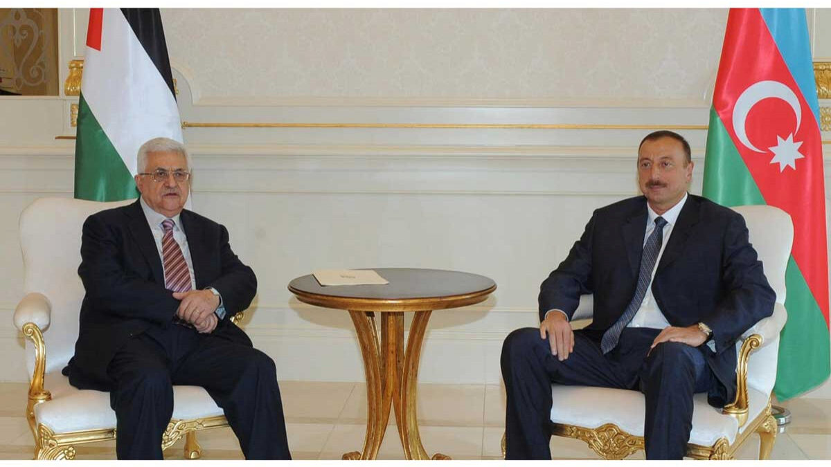 Махмуд Аббас поздравил Президента Ильхама Алиева