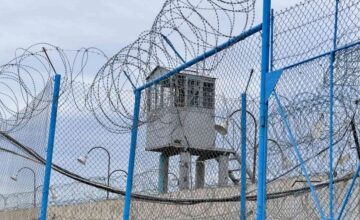 Трое несовершеннолетних заключенных освобождены