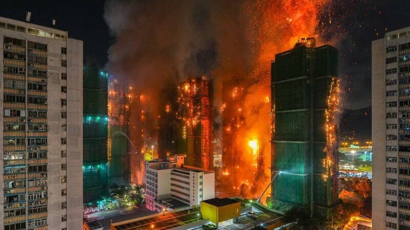 Число погибших в ужасном пожаре возросло