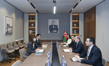 Джейхун Байрамов встретился с Владанкой Андреевой в связи с завершением ее дипломатической деятельности