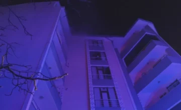 В Турции 15 человек отравились дымом во время пожара в жилом доме