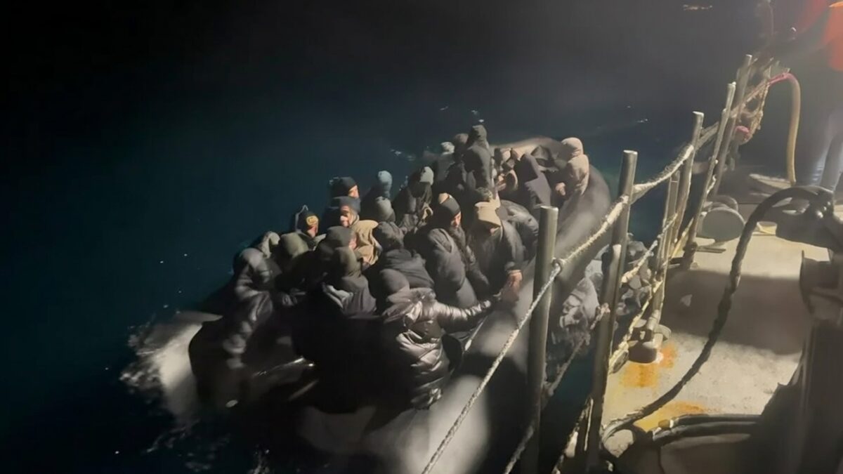 Операция против нелегальных мигрантов в Турции: много задержанных