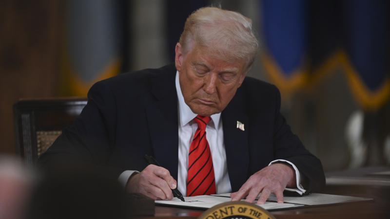 Трамп утвердил законопроект о санкциях против России