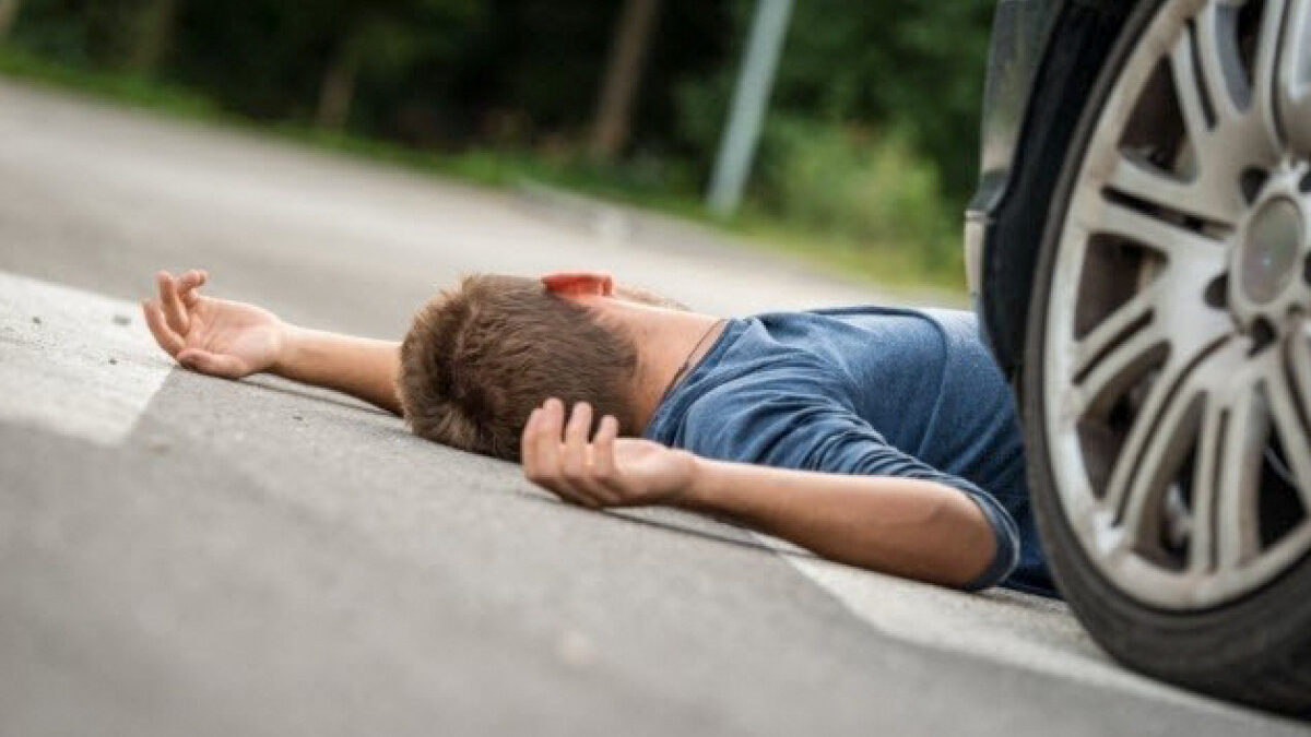 Вчера автомобиль сбил и убил 3 пешеходов