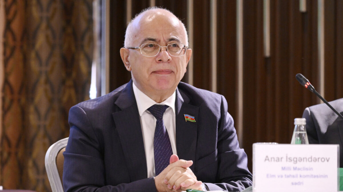 Анар Искендеров награжден орденом «Слава»