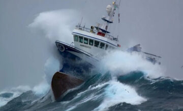 Предупреждение судам в связи с ветреной погодой