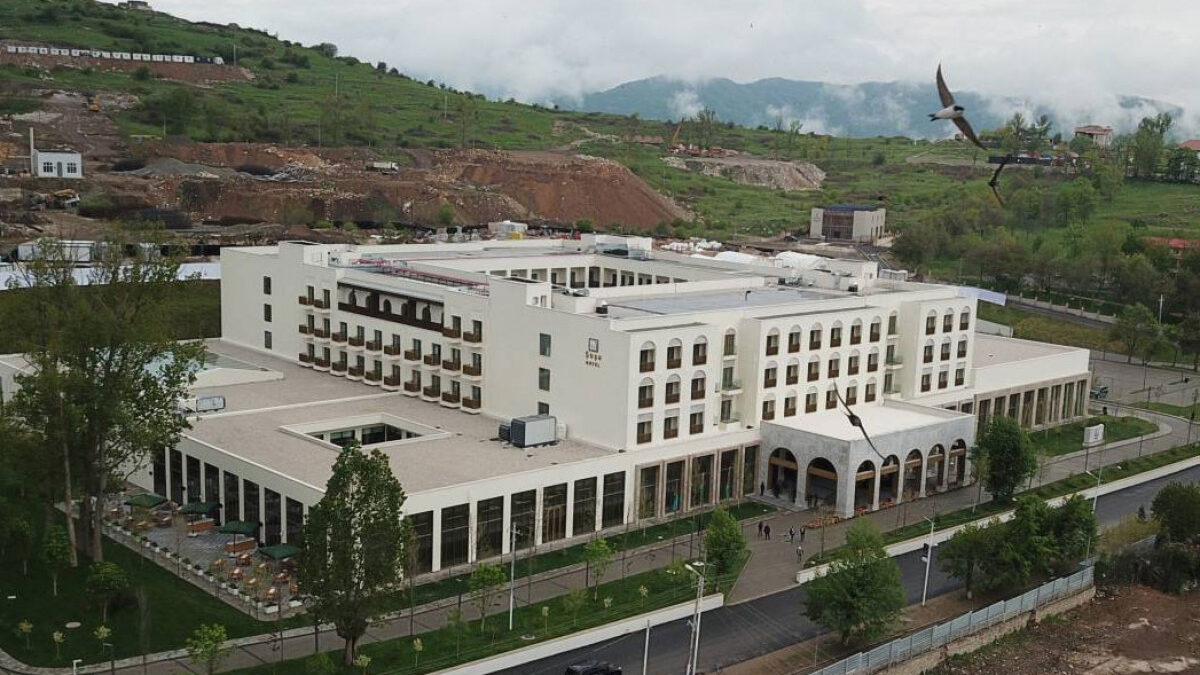 Комплекс Шушинского отеля и конгресс-центра будет передан в управление на контрактной основе