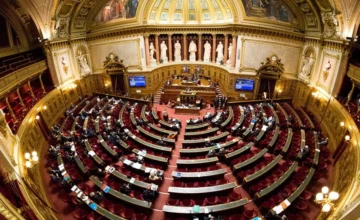 Сенат Франции отклонил проект бюджета на этот год