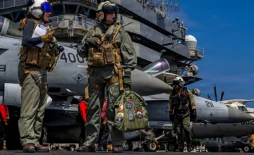 “Reuters”: В Персидский залив прибыл шестой эсминец США