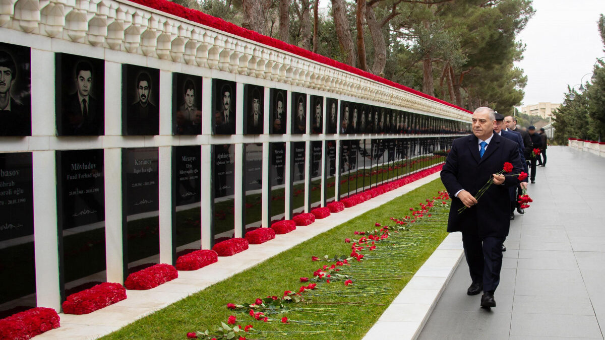 Сотрудники СГБ посетили Аллею шехидов