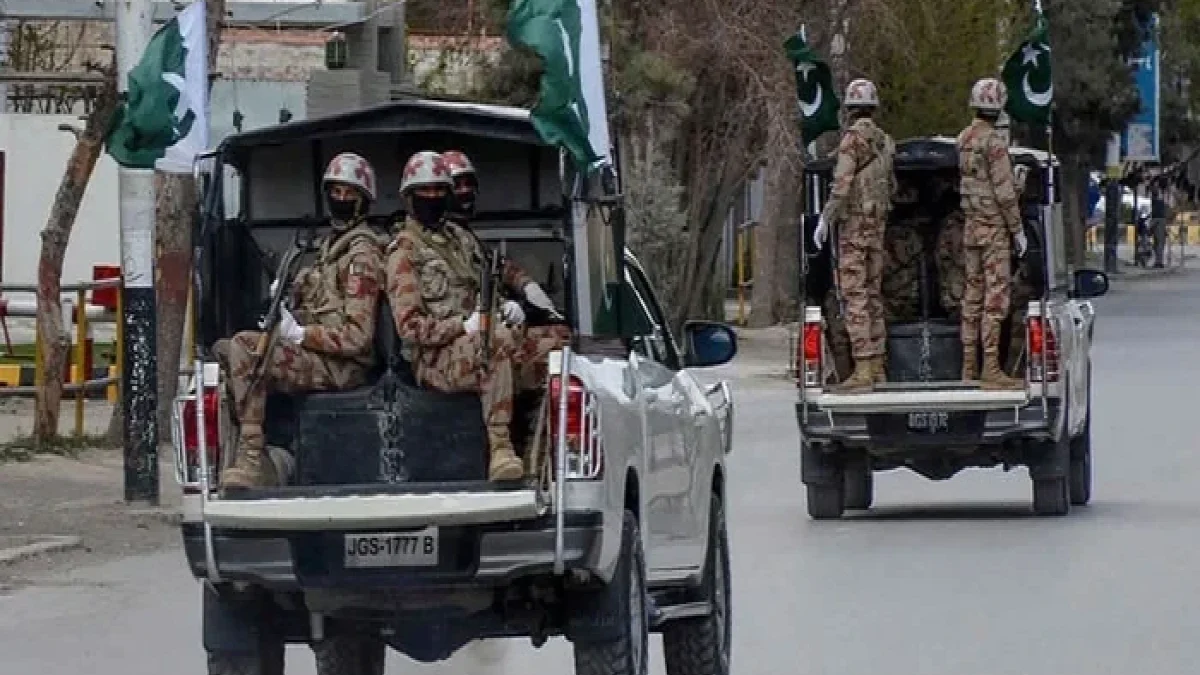 В результате нападений в Пакистане погибли 10 полицейских