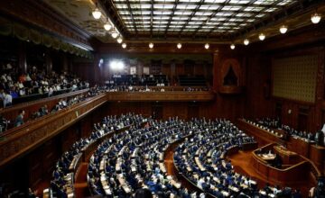 Парламент Японии распущен для проведения досрочных всеобщих выборов