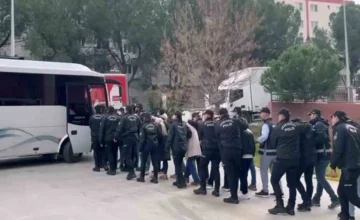 В Турции в ходе операции против преступной группировки задержаны 15 человек