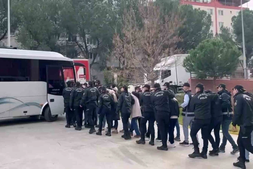 В Турции в ходе операции против преступной группировки задержаны 15 человек