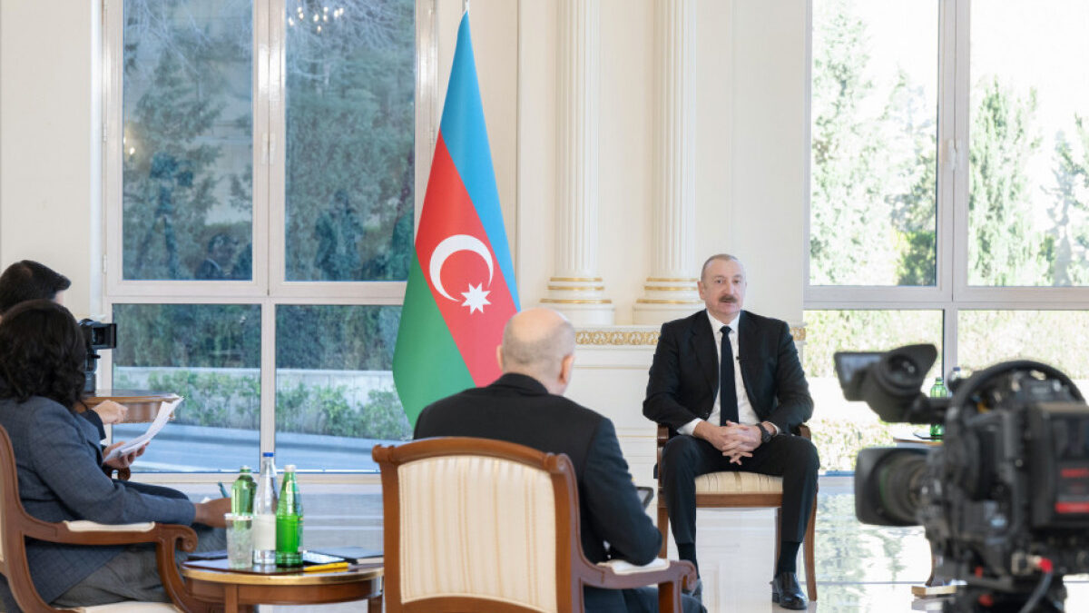 Ильхам Алиев дал интервью местным телеканалам – ВИДЕО
