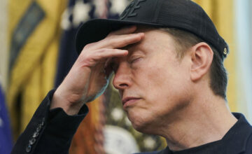 Маск назвал министра иностранных дел Польши «идиотом»