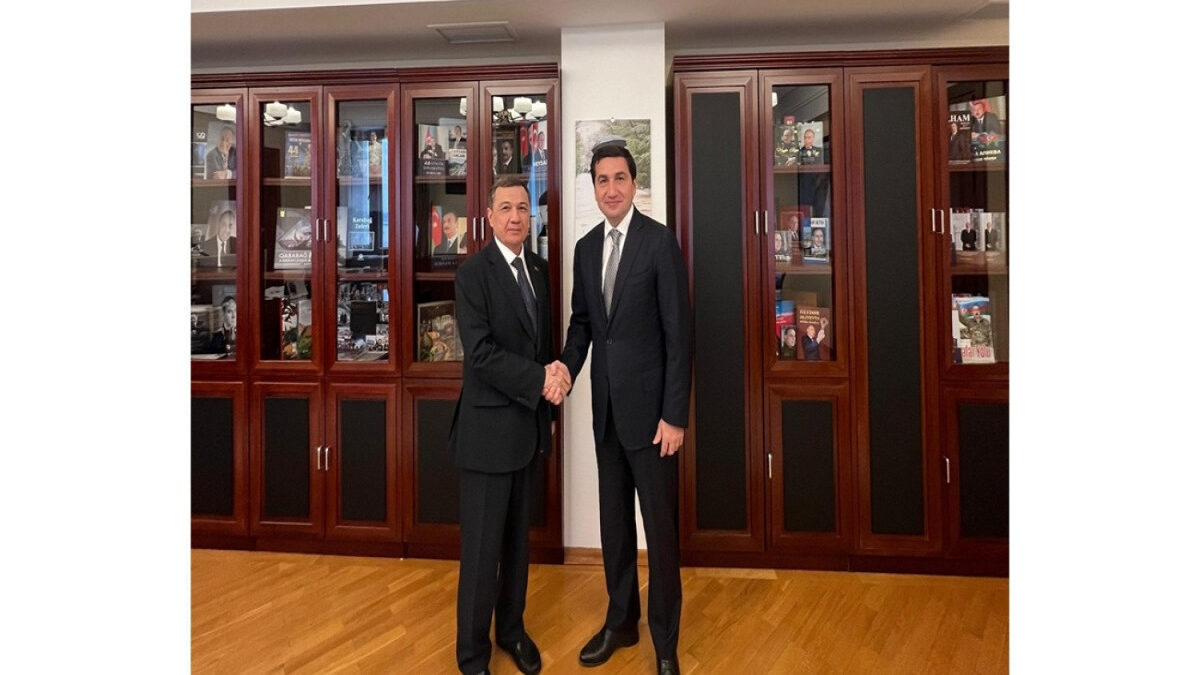 Хикмет Гаджиев обсудил стратегическое сотрудничество с послом Туркменистана