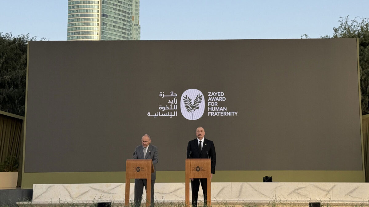 Помощник президента: Между Азербайджаном и Арменией пишется история