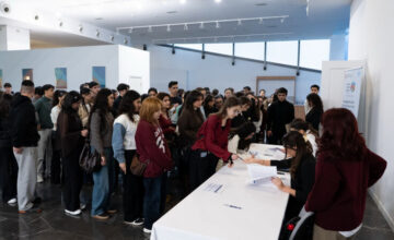 В рамках Волонтерской программы WUF13 проводятся тренинги для около тысячи участников