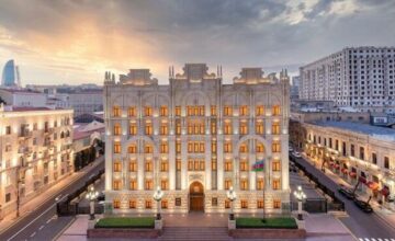 В Баку ученик застрелил учительницу в школе – ОБНОВЛЕНО