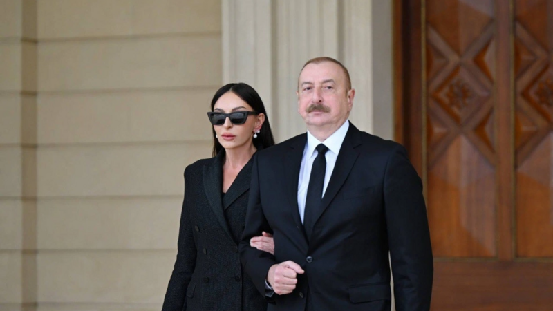 Президент и Первый вице-президент поздравили Наримана Гасанзаде с 95-летием