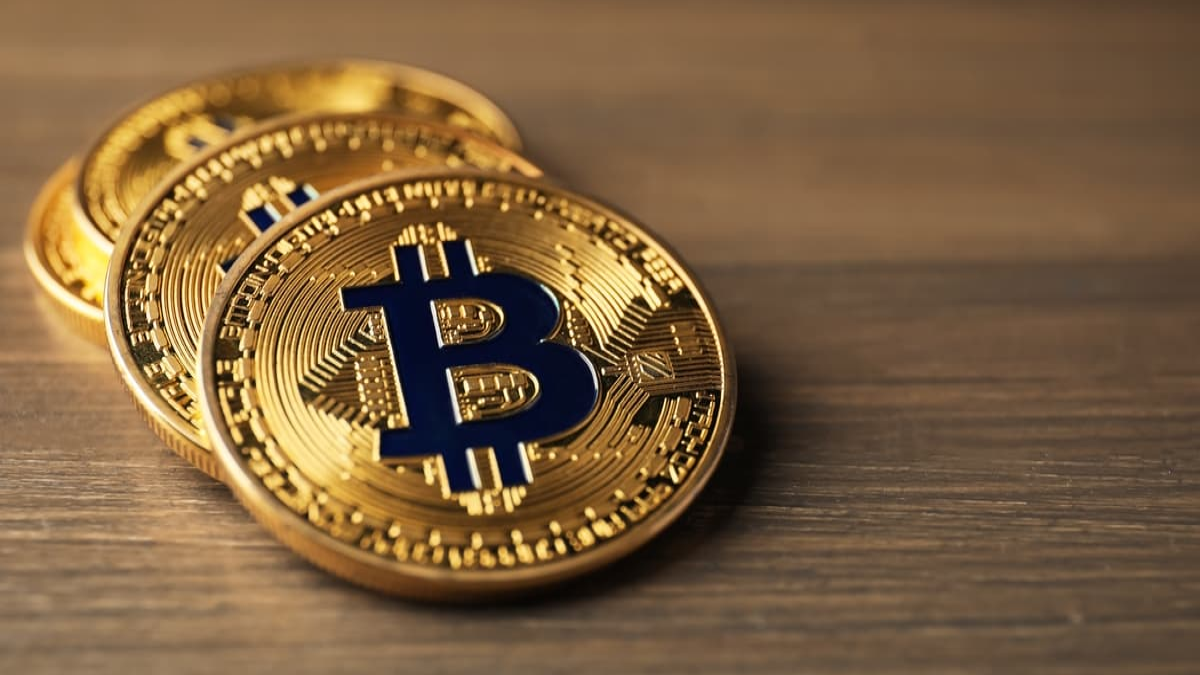 “Bitcoin” подешевел до 67 тысяч долларов