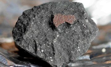 На 4,5-миллиардном астероиде, прибывшем с Марса, обнаружены следы воды