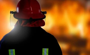 В Баку произошел пожар в жилом доме, эвакуированы 7 человек