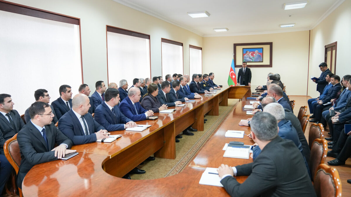 Премьер-министр Нахчыванской АР представлен коллективу