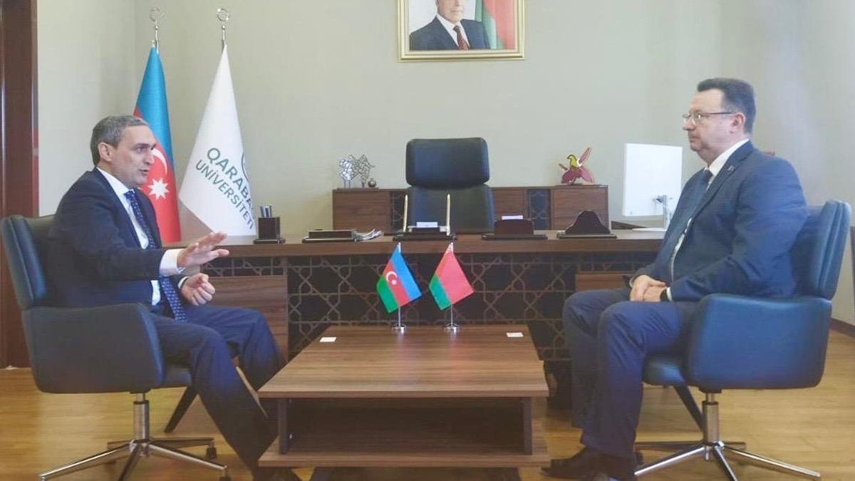 Посол Беларуси посетил Карабахский университет