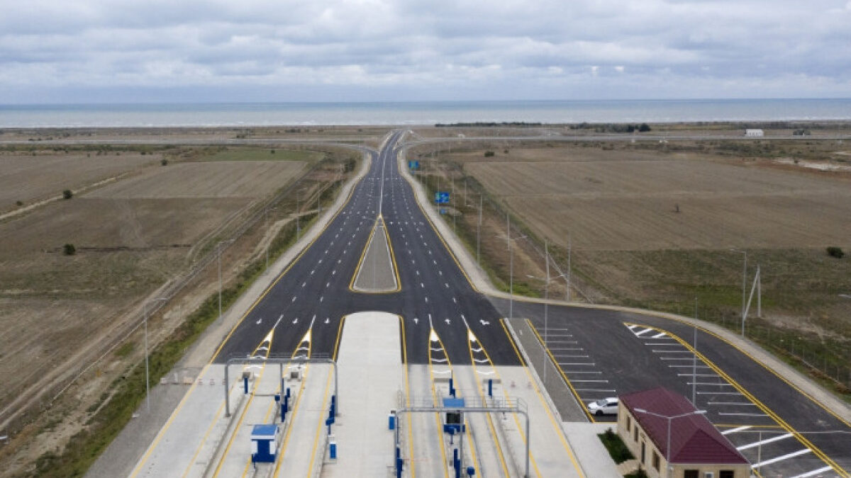 На платных дорогах устанавливается ограничение скорости