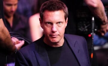 Роль Трампа в войне «Netflix-Paramount»: тайные встречи перед заявлением «Я не вмешиваюсь»