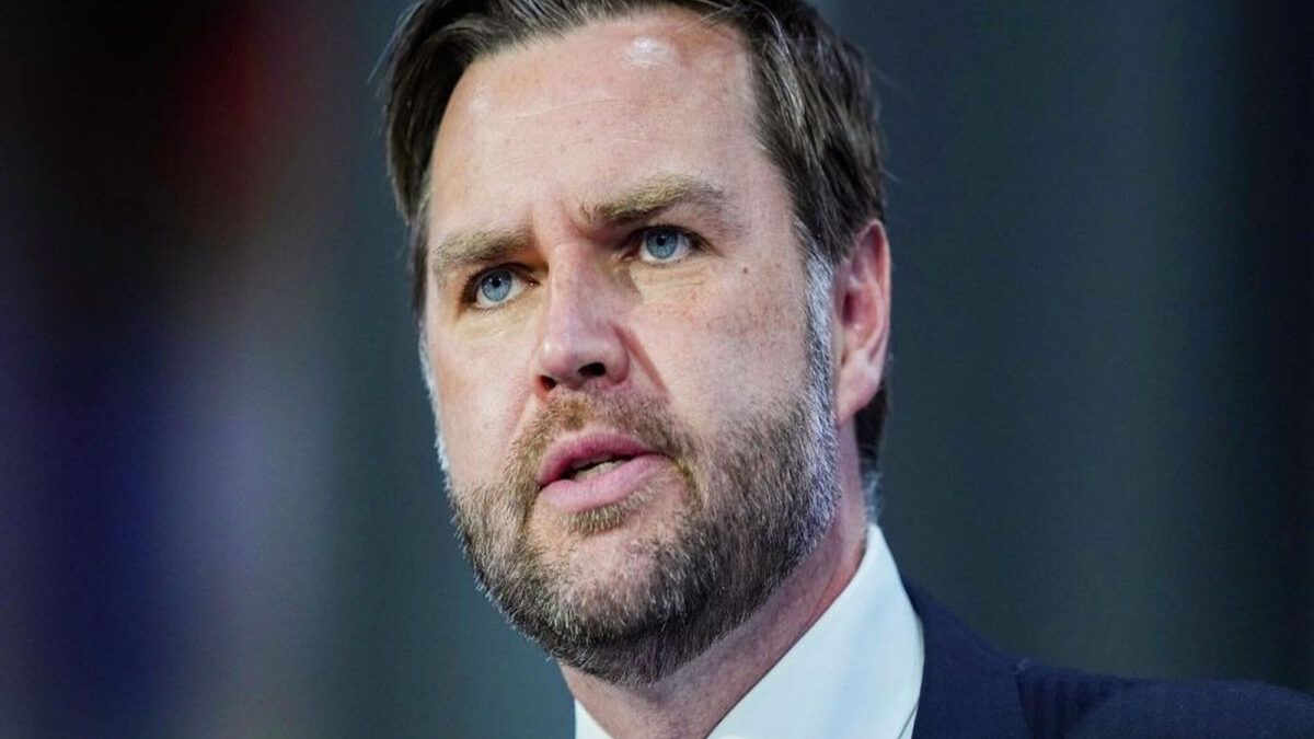 Вице-президент США вылетел из Армении в Азербайджан