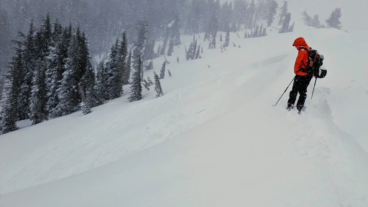 Калифорнияда гар учугуну: 10 няфяр иткин дцшцб