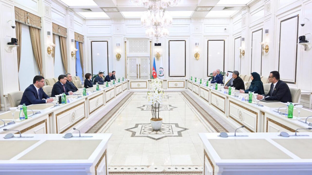 Аль-Ямахи: Арабский мир придает большое значение отношениям с Азербайджаном