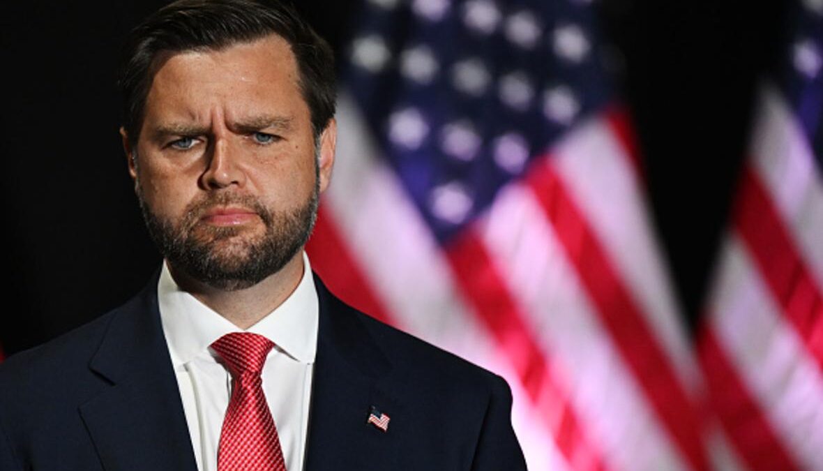 Венс: США продолжают переговоры с Россией по обновленному договору СНВ