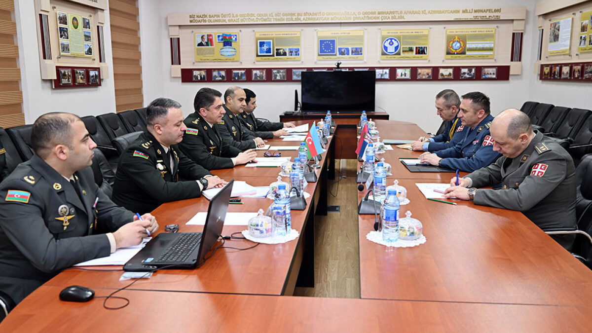 Подписан план военного сотрудничества между Азербайджаном и Сербией