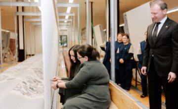 Лейла Алиева приняла участие в церемонии разрезания круглого ковра, сотканного для Шушинской мечети