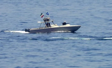 WSJ: Иранские корабли пытались задержать американский танкер в Ормузском проливе